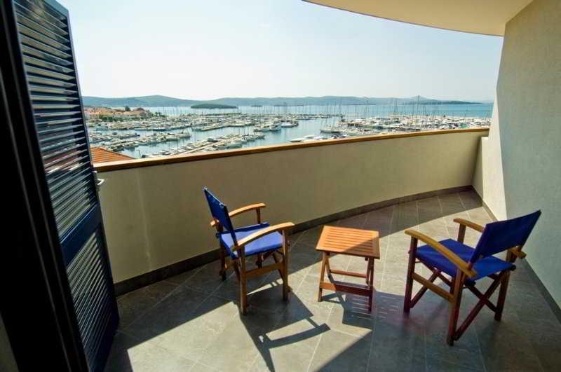 Hotel In Biograd Na Moru Luaran gambar