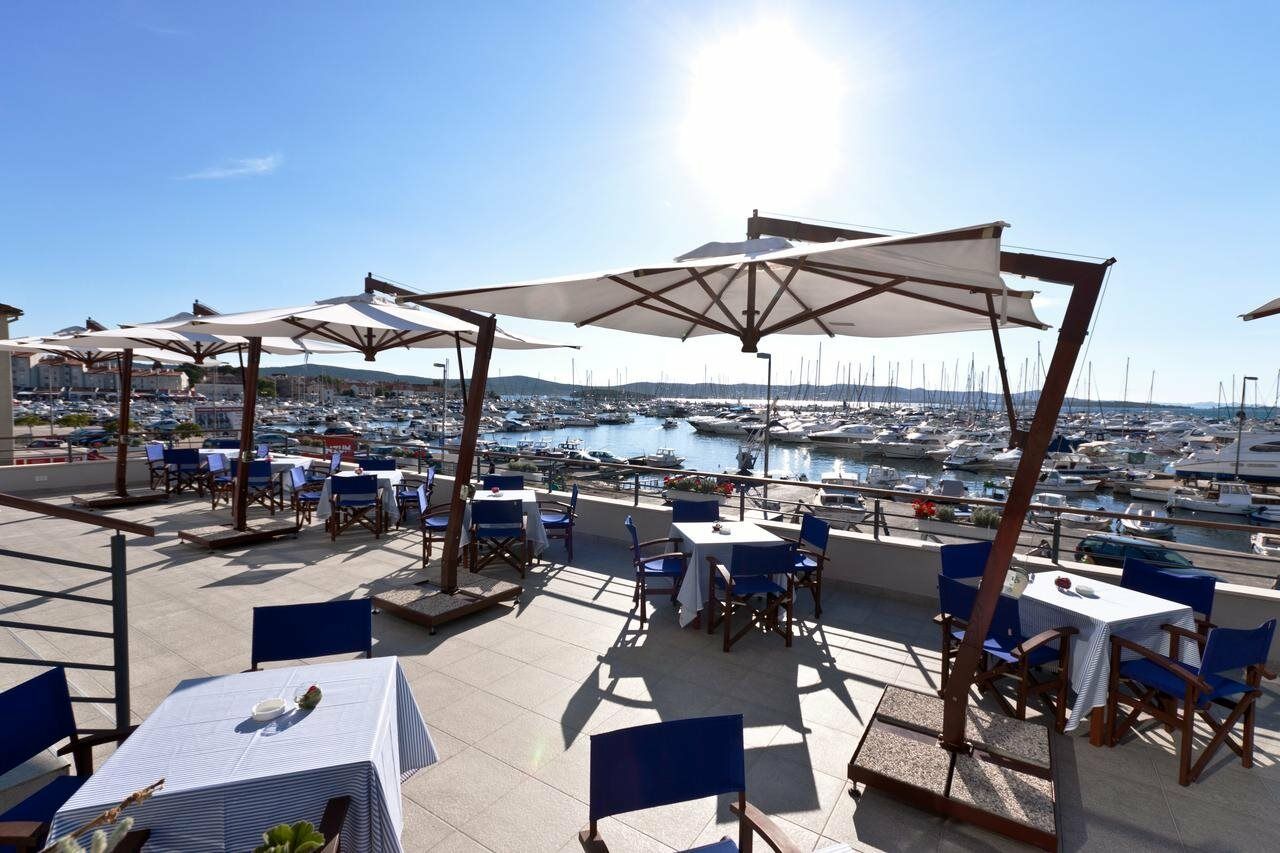 Hotel In Biograd Na Moru Luaran gambar